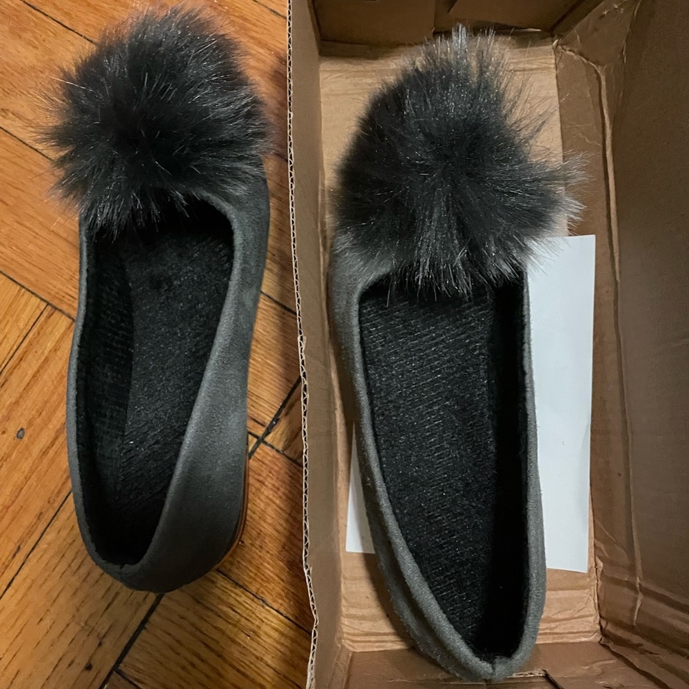 Absolutely Brand New! Flats with faux fur and gold color heels and toes